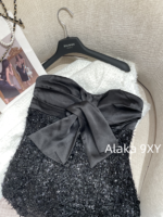 BALMAIN, the wealthy heiress of a wealthy family with a strong aura, is dressed in appropriate attire ”  24 Early Autumn New Collection B  Black and white color blocked suit jacket/heavy satin bow sequin dress - Image 16