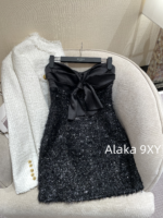 BALMAIN, the wealthy heiress of a wealthy family with a strong aura, is dressed in appropriate attire ”  24 Early Autumn New Collection B  Black and white color blocked suit jacket/heavy satin bow sequin dress - Image 20