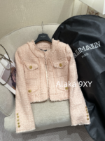 BALMAIN, the wealthy heiress of a wealthy family with a strong aura, is dressed in appropriate attire ”  24 Early Autumn New Collection B  Black and white color blocked suit jacket/heavy satin bow sequin dress - Image 40