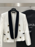 BALMAIN, the wealthy heiress of a wealthy family with a strong aura, is dressed in appropriate attire ”  24 Early Autumn New Collection B  Black and white color blocked suit jacket/heavy satin bow sequin dress - Image 48