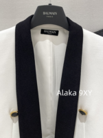 BALMAIN, the wealthy heiress of a wealthy family with a strong aura, is dressed in appropriate attire ”  24 Early Autumn New Collection B  Black and white color blocked suit jacket/heavy satin bow sequin dress - Image 49