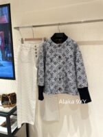 LOUIS VUITTON  2024 AutumnWinter New Collection  Heavy Industry Color Weaving Jacquard Classic Clover Logo Jacket, Baseball Jacket, Women's Jacket. Handsome and versatile for both men and women - Image 7