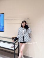 LOUIS VUITTON  2024 AutumnWinter New Collection  Heavy Industry Color Weaving Jacquard Classic Clover Logo Jacket, Baseball Jacket, Women's Jacket. Handsome and versatile for both men and women - Image 8