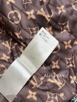 LOUIS VUITTON  2024 AutumnWinter New Collection  Heavy Industry Color Weaving Jacquard Classic Clover Logo Jacket, Baseball Jacket, Women's Jacket. Handsome and versatile for both men and women - Image 18