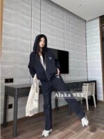Prada Super Comfortable  Sports Commuting  Wear the classic embroidered letter logo hooded sweatshirt sports suit from the 2024 early autumn collection. - Image 8