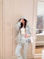 Prada Super Comfortable  Sports Commuting  Wear the classic embroidered letter logo hooded sweatshirt sports suit from the 2024 early autumn collection. - Image 19