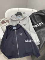 Prada Super Comfortable  Sports Commuting  Wear the classic embroidered letter logo hooded sweatshirt sports suit from the 2024 early autumn collection. - Image 22