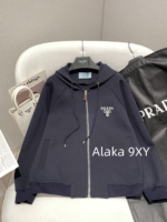 Prada Super Comfortable  Sports Commuting  Wear the classic embroidered letter logo hooded sweatshirt sports suit from the 2024 early autumn collection. - Image 23