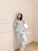 Prada Super Comfortable  Sports Commuting  Wear the classic embroidered letter logo hooded sweatshirt sports suit from the 2024 early autumn collection. - Image 29
