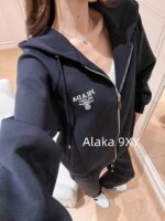 Prada Super Comfortable  Sports Commuting  Wear the classic embroidered letter logo hooded sweatshirt sports suit from the 2024 early autumn collection. - Image 41