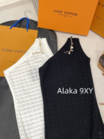 LOUIS VUITTON Personal Collection/24ss Early Autumn New Collection Sexy Slanted Shoulder Hollow Badge Letter Logo Metal Chain  A slim dress with a wrapped buttocks for women. - Image 11