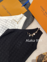 LOUIS VUITTON Personal Collection/24ss Early Autumn New Collection Sexy Slanted Shoulder Hollow Badge Letter Logo Metal Chain  A slim dress with a wrapped buttocks for women. - Image 12