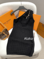 LOUIS VUITTON Personal Collection/24ss Early Autumn New Collection Sexy Slanted Shoulder Hollow Badge Letter Logo Metal Chain  A slim dress with a wrapped buttocks for women. - Image 27