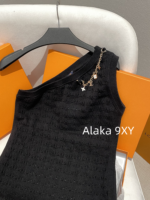 LOUIS VUITTON Personal Collection/24ss Early Autumn New Collection Sexy Slanted Shoulder Hollow Badge Letter Logo Metal Chain  A slim dress with a wrapped buttocks for women. - Image 29