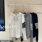 THOM BROWNE 24 Early Autumn New CollectionSuper Comfortable  Lightweight hooded design long sleeved blouse for women. Three color options with classic four bar dog pattern