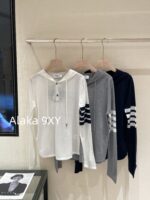 THOM BROWNE 24 Early Autumn New CollectionSuper Comfortable  Lightweight hooded design long sleeved blouse for women. Three color options with classic four bar dog pattern