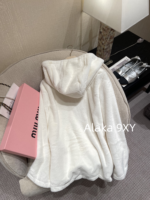MIUMIU White Rich Beauty Dressing24ss Autumn/Winter New Collection  White environmentally friendly rhinestone letter logo hooded zipper style fur coat for women. - Image 5