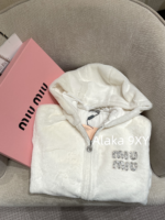MIUMIU White Rich Beauty Dressing24ss Autumn/Winter New Collection  White environmentally friendly rhinestone letter logo hooded zipper style fur coat for women. - Image 7