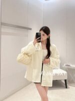 MIUMIU White Rich Beauty Dressing24ss Autumn/Winter New Collection  White environmentally friendly rhinestone letter logo hooded zipper style fur coat for women. - Image 20