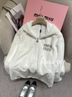 MIUMIU White Rich Beauty Dressing24ss Autumn/Winter New Collection  White environmentally friendly rhinestone letter logo hooded zipper style fur coat for women. - Image 21