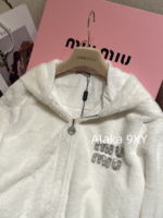 MIUMIU White Rich Beauty Dressing24ss Autumn/Winter New Collection  White environmentally friendly rhinestone letter logo hooded zipper style fur coat for women. - Image 23
