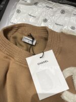 chanel   24k AutumnWinter New Collection  Wool Lamb Splicing and Velvet Round Neck Brown Hoodie for Women. Warm, fashionable, and super easy to wear - Image 7