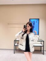 chanel   Haute Couture Handmade Workshop Series  Classic White Four Pocket Knitted Floral Coat for Women. 100 imported silk camellia lining - Image 8