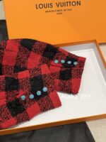 LOUIS VUITTON Wang Jiaer Same Style  2024SS autumn/winter new collection red checkered coarse woolen fabric woven suit jacket. Loose fit for both men and women - Image 27