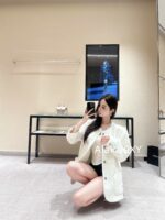 LOUIS VUITTON Wang Jiaer Same Style  2024SS autumn/winter new collection red checkered coarse woolen fabric woven suit jacket. Loose fit for both men and women - Image 34