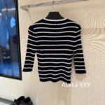Prada White Rich Beauty Dress EssentialSuper Show Body 2024 Early Autumn New Collection Classic Inverted Triangle Jacquard Letter Logo Round Neck Wool Knitted Seven Sleeve Sweater for Women