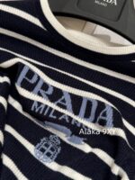 Prada White Rich Beauty Dress EssentialSuper Show Body 2024 Early Autumn New Collection Classic Inverted Triangle Jacquard Letter Logo Round Neck Wool Knitted Seven Sleeve Sweater for Women - Image 3