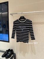Prada White Rich Beauty Dress EssentialSuper Show Body 2024 Early Autumn New Collection Classic Inverted Triangle Jacquard Letter Logo Round Neck Wool Knitted Seven Sleeve Sweater for Women - Image 24