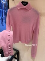 prada  2024SS AutumnWinter New Collection Heavy duty High Proportion Cashmere Fabric   High neck pink button down wool sweater for women - Image 10