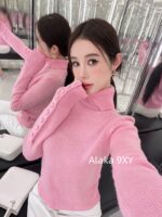 prada  2024SS AutumnWinter New Collection Heavy duty High Proportion Cashmere Fabric   High neck pink button down wool sweater for women - Image 20