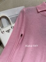 prada  2024SS AutumnWinter New Collection Heavy duty High Proportion Cashmere Fabric   High neck pink button down wool sweater for women - Image 29