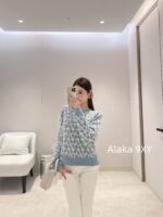 VALENTINO  2024 AutumnWinter New Collection  Blue and white color blocked wool jacquard logo classic Vletter round neck pullover sweaterknitted cardigan jacket for women. Super Whitening - Image 8