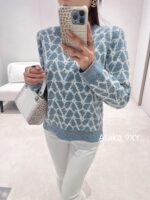 VALENTINO  2024 AutumnWinter New Collection  Blue and white color blocked wool jacquard logo classic Vletter round neck pullover sweaterknitted cardigan jacket for women. Super Whitening - Image 9