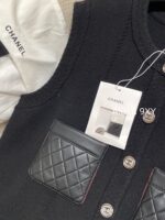 Chanel delivers original dust bag  2024a AutumnWinter New Collection  Women's Cashmere Vest with Genuine Leather Mouth to Gemstone Buckle. Bai Fumei temperament style - Image 4