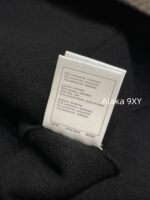 Chanel delivers original dust bag  2024a AutumnWinter New Collection  Women's Cashmere Vest with Genuine Leather Mouth to Gemstone Buckle. Bai Fumei temperament style - Image 5