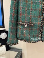 Chanel delivery dust bag  Noble and elegant peacock green woven jacket  High end custom handmade workshop series coarse woolen woven pocket jacket, 100 imported silk lining - Image 8