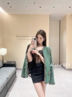 Chanel delivery dust bag  Noble and elegant peacock green woven jacket  High end custom handmade workshop series coarse woolen woven pocket jacket, 100 imported silk lining - Image 27