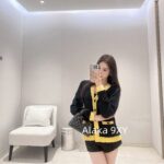 chanel   2024K AutumnWinter New Collection Customized Button Vneck Wool Pocket Color blocked Knitted Jacket for Women. Gentle and elegant