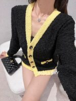 chanel   2024K AutumnWinter New Collection Customized Button Vneck Wool Pocket Color blocked Knitted Jacket for Women. Gentle and elegant - Image 3