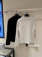 DIOR   24ss Early Autumn New Collection  Butterfly Letter Jacquard Round Neck, Gold Thread Embroidered Logo, Wool Knitted Sweater Available in Black and White - Image 3
