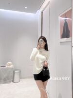 DIOR   24ss Early Autumn New Collection  Butterfly Letter Jacquard Round Neck, Gold Thread Embroidered Logo, Wool Knitted Sweater Available in Black and White - Image 31