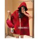 BURBERRY "Early Autumn Outfit for High School Ladies"  The new wool plaid hooded shawl scarf for autumn and winter 24 is hereDopamine colored scarf is available for selection - Image 10