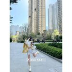 BURBERRY "Early Autumn Outfit for High School Ladies"  The new wool plaid hooded shawl scarf for autumn and winter 24 is hereDopamine colored scarf is available for selection - Image 15
