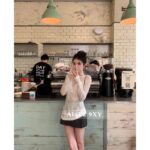 Miumiu High Version) Beautiful Texture Pure Desire Base Shirt White Thin Long SleeveZP Consistent Tencel Cotton Fabric Comfortable and Skin friendly - Image 3