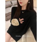VALENTINO  Elegant and Generous Girl Group Sweater V   2024SS early spring new collection 100 wool series cuffs handmade threedimensional camellia flowers - Image 17
