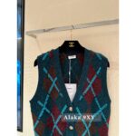Chanel's "French Retro Street Relaxation" 24A Autumn/Winter New Collection  Women's Vneck Diamond Grid Color blocked Cashmere Sweater. Imported Kashmir cashmere fabric